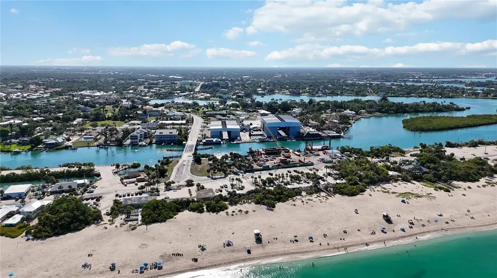 100 Circuit Road Nokomis FL 34275