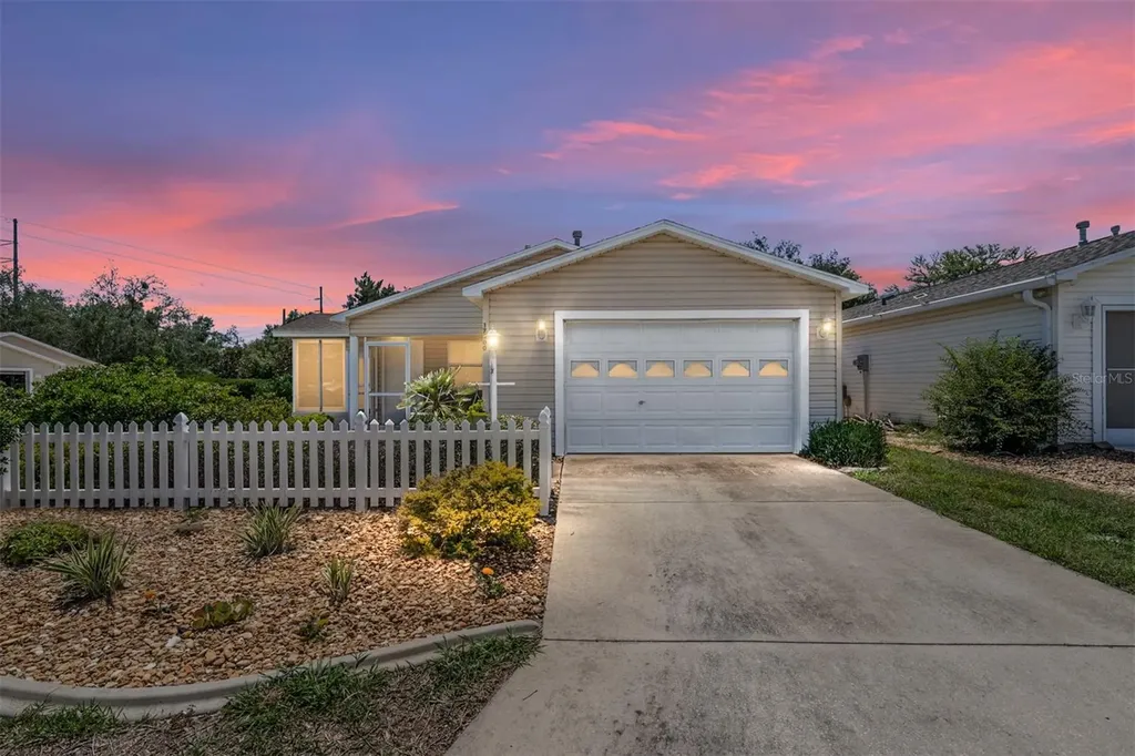 17300 SE 93rd Heyward Avenue The Villages FL 32162