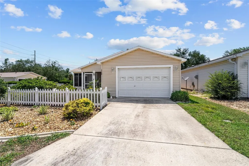17300 SE 93rd Heyward Avenue The Villages FL 32162