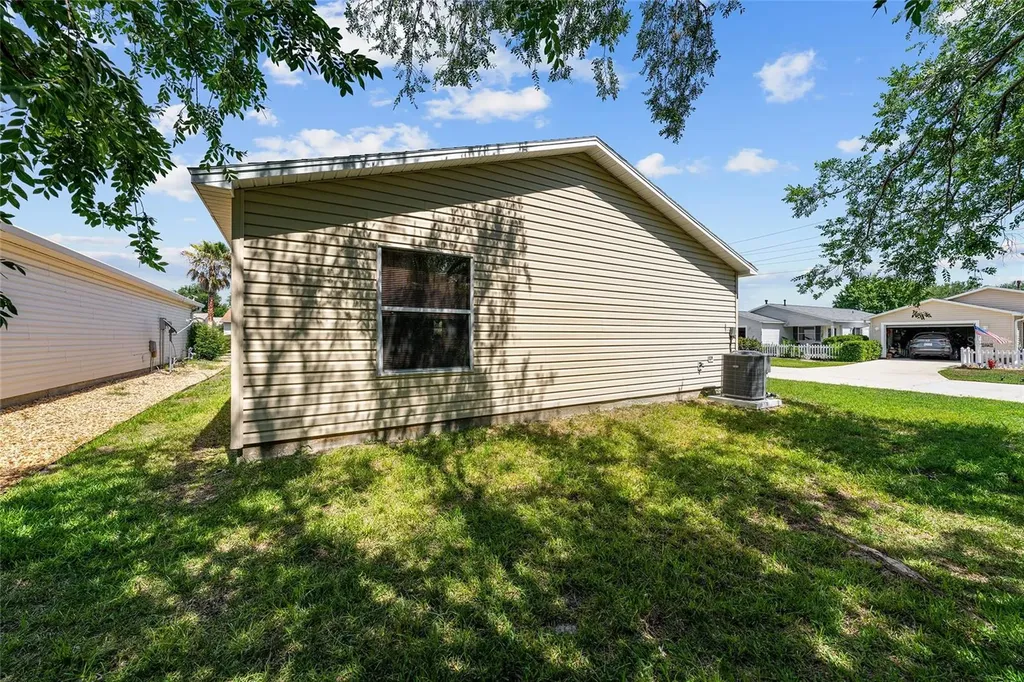 17300 SE 93rd Heyward Avenue The Villages FL 32162