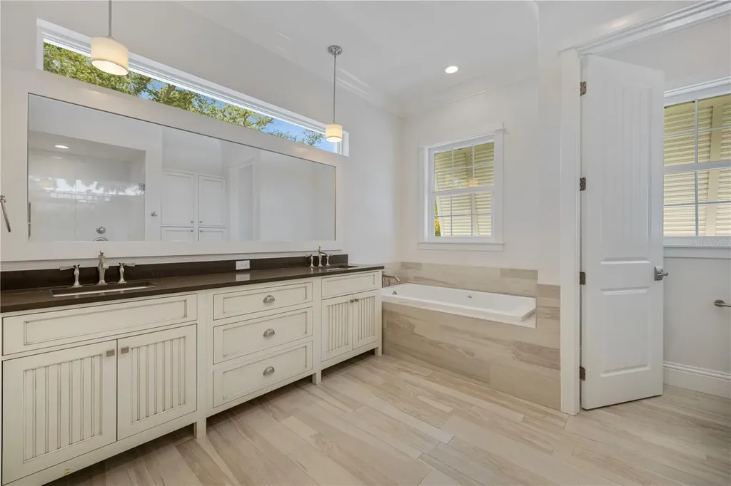 3919 Roberts Point Road Sarasota FL 34242