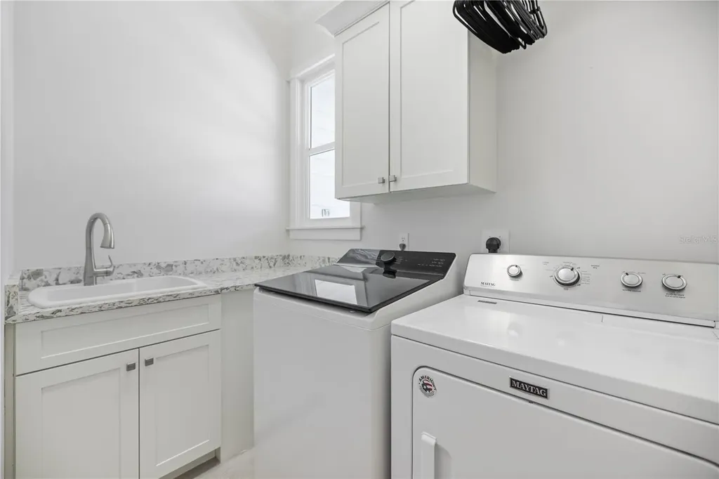 3919 Roberts Point Road Sarasota FL 34242
