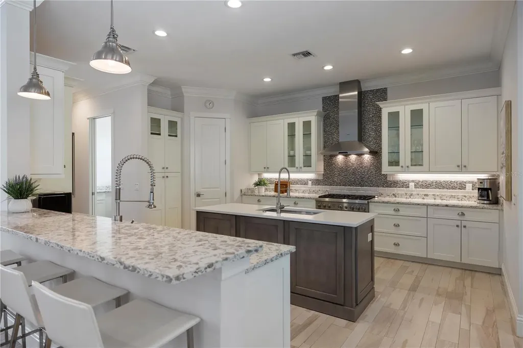 3919 Roberts Point Road Sarasota FL 34242