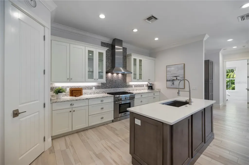 3919 Roberts Point Road Sarasota FL 34242