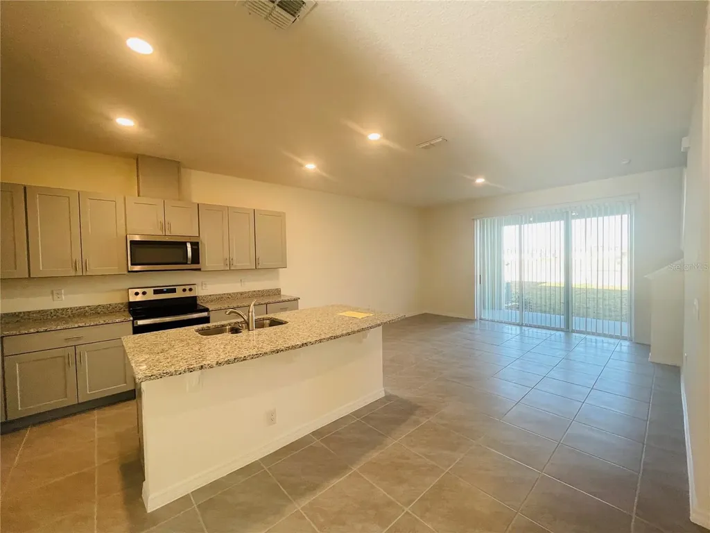 1371 Isleta Loop Kissimmee FL 34741