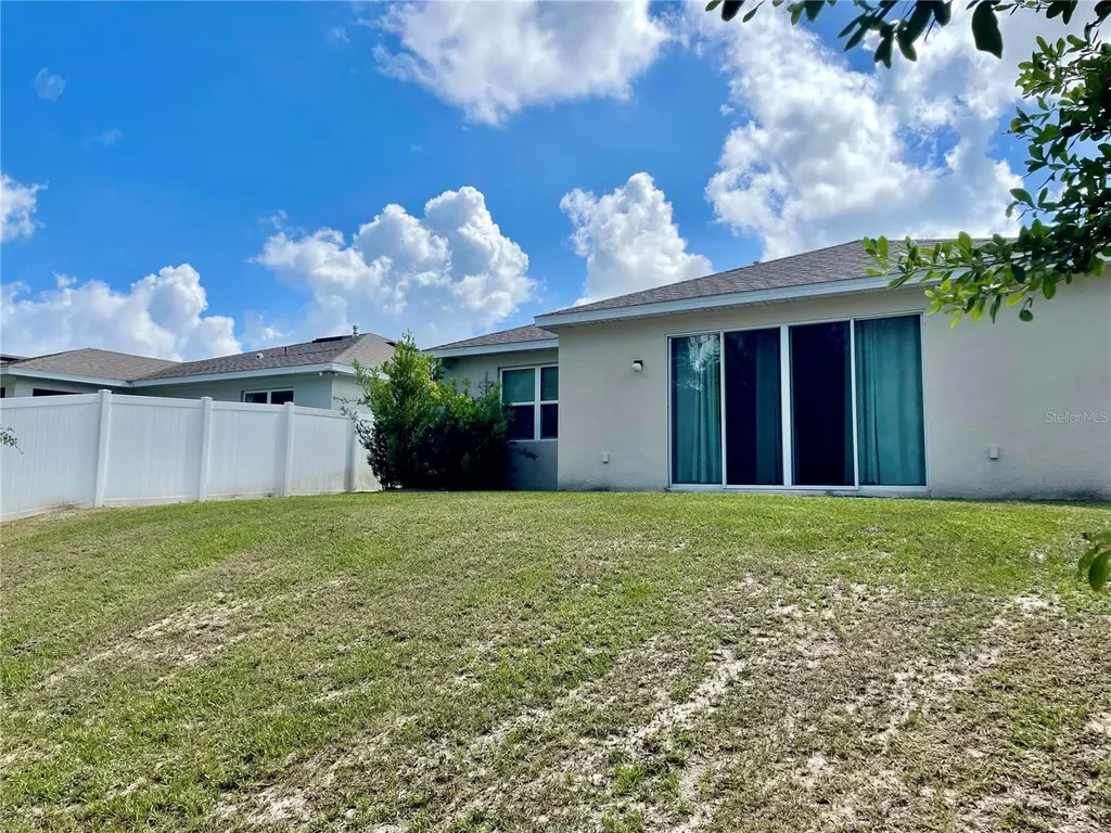 5240 Meadow Song Drive Okahumpka FL 34762