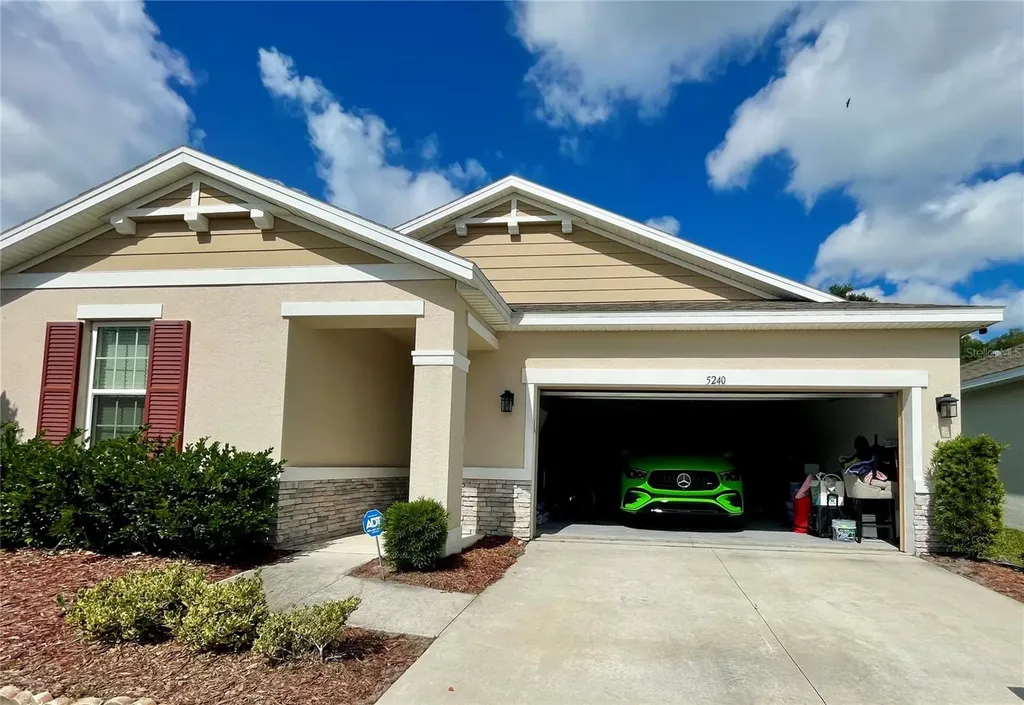 5240 Meadow Song Drive Okahumpka FL 34762