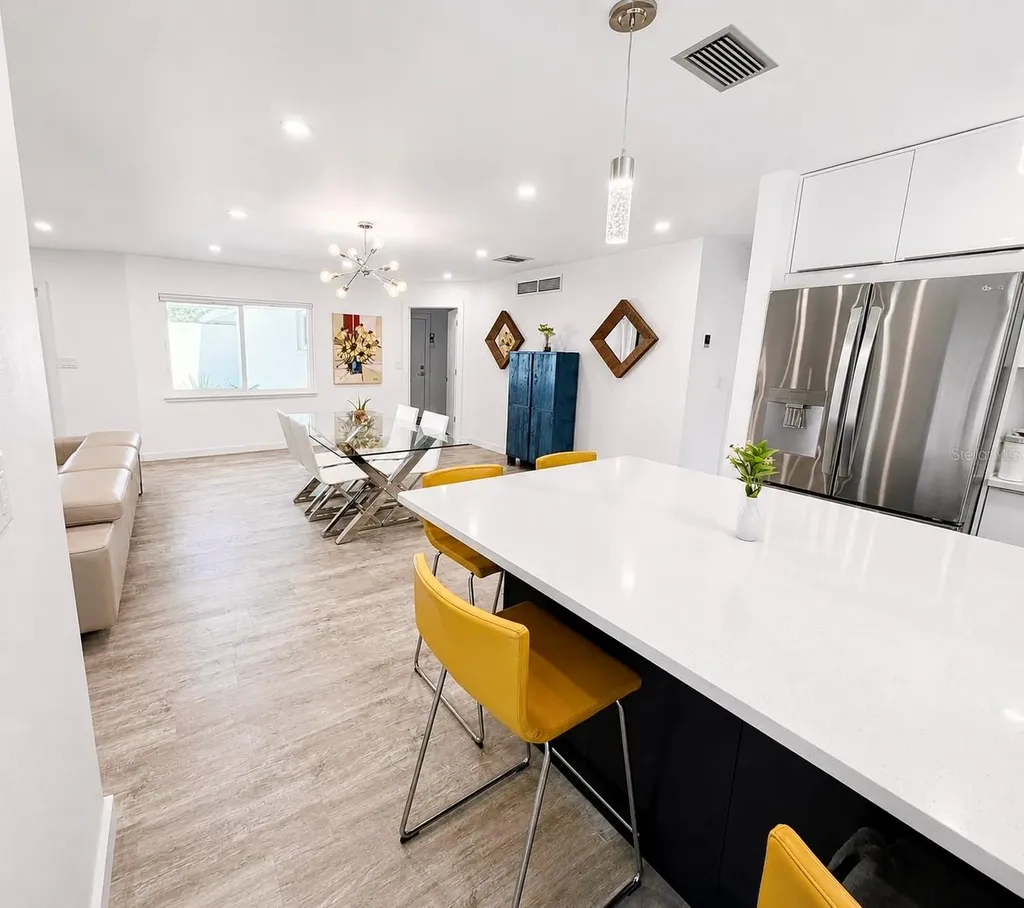 2806 Satsuma Drive Sarasota FL 34239