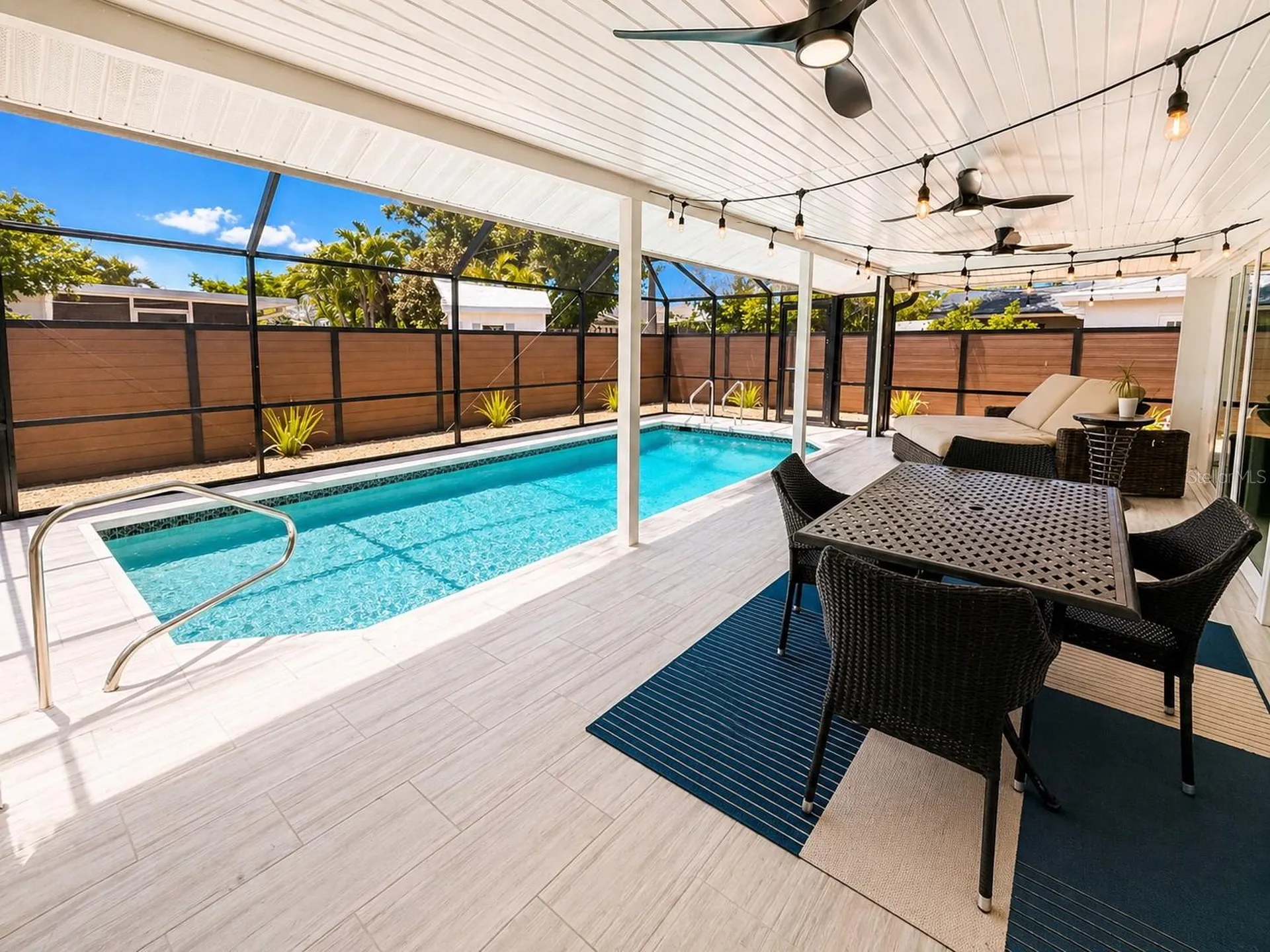 2806 Satsuma Drive Sarasota FL 34239
