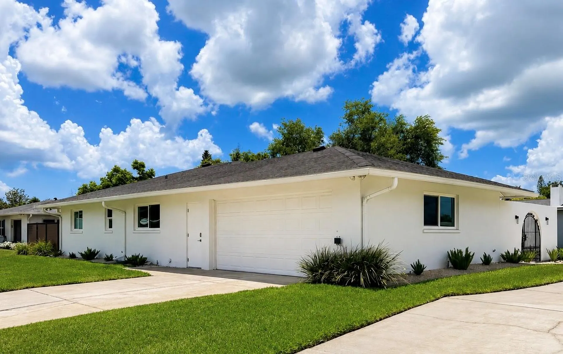 2806 Satsuma Drive Sarasota FL 34239
