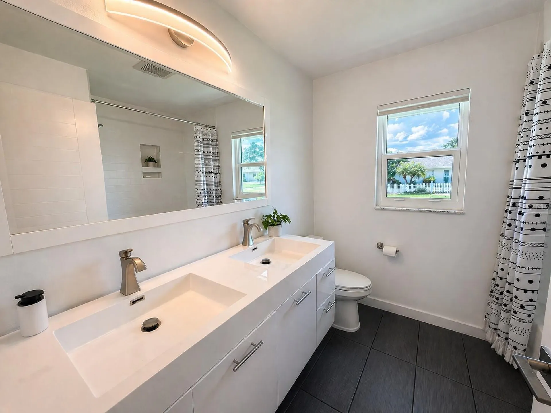 2806 Satsuma Drive Sarasota FL 34239