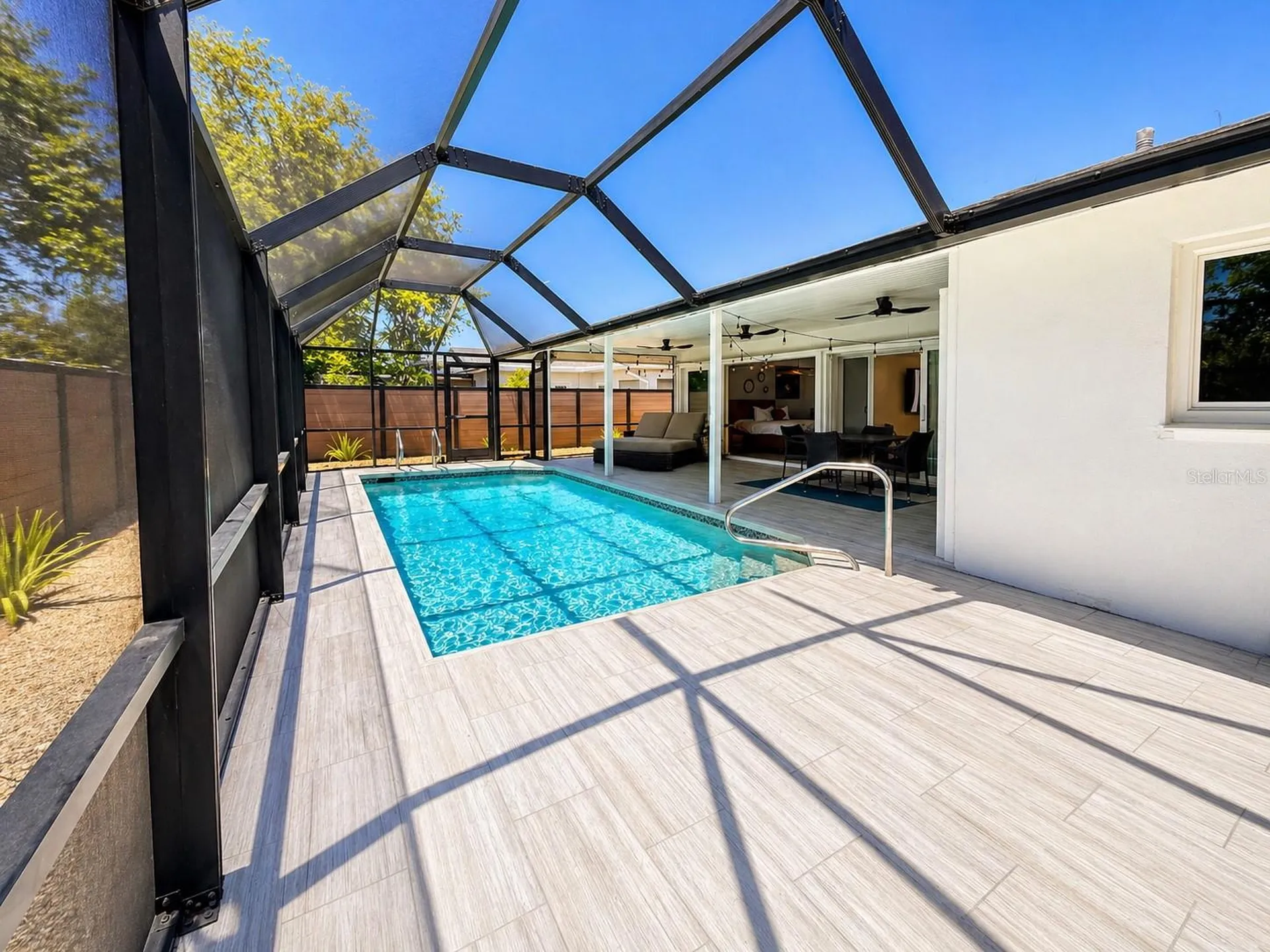 2806 Satsuma Drive Sarasota FL 34239