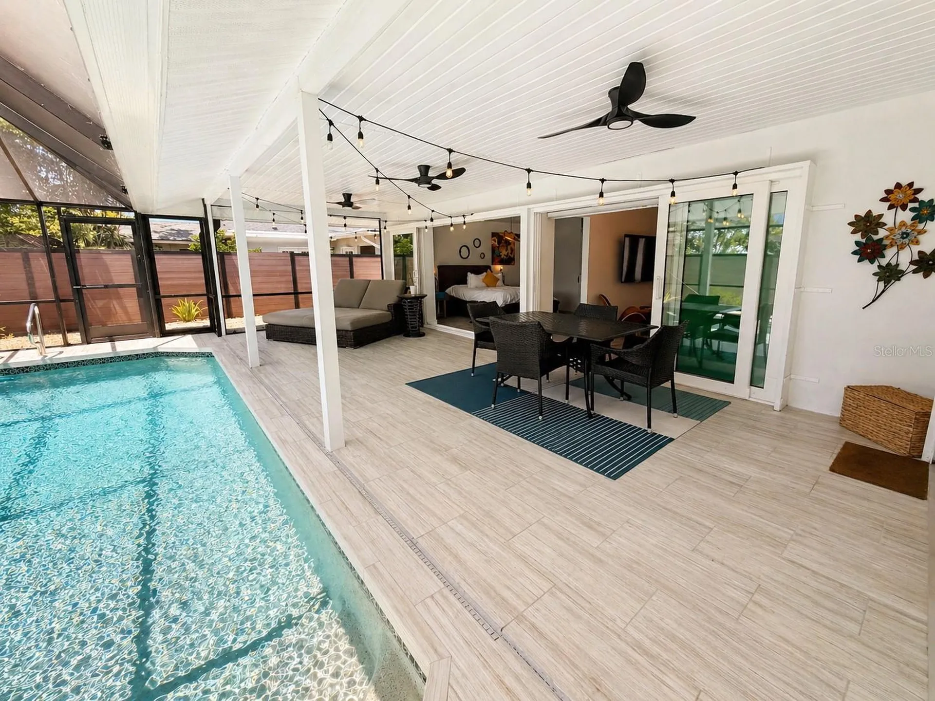 2806 Satsuma Drive Sarasota FL 34239