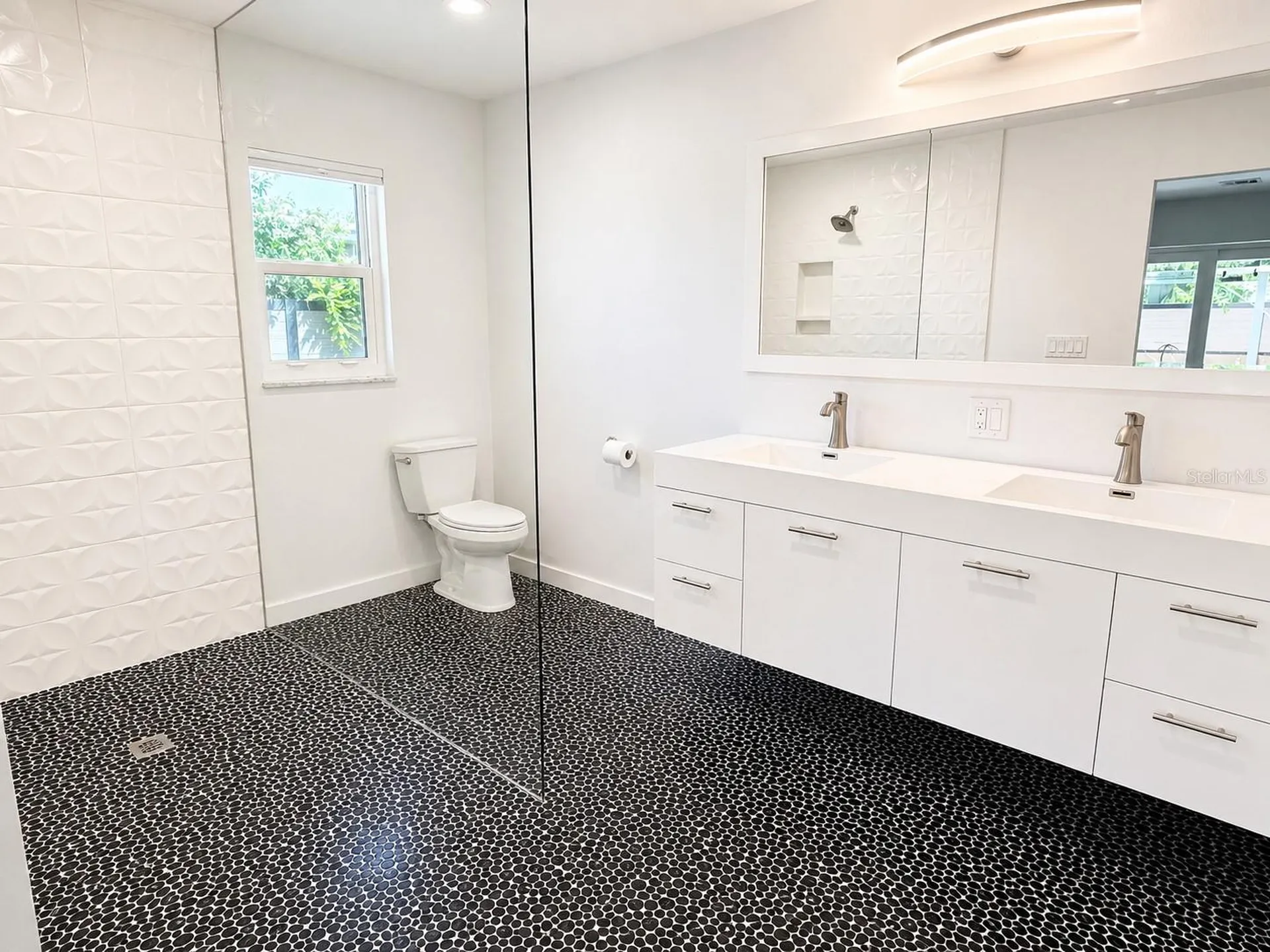 2806 Satsuma Drive Sarasota FL 34239