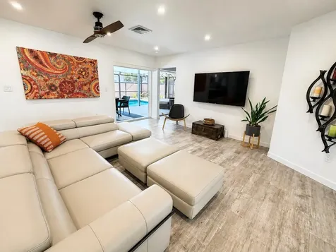 2806 Satsuma Drive Sarasota FL 34239
