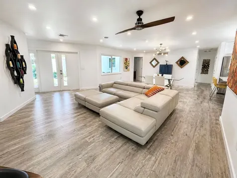2806 Satsuma Drive Sarasota FL 34239