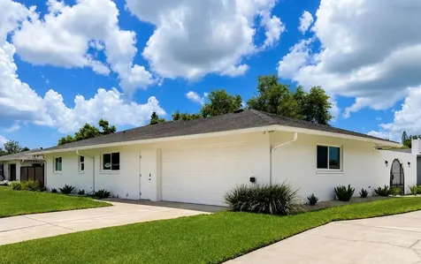 2806 Satsuma Drive Sarasota FL 34239