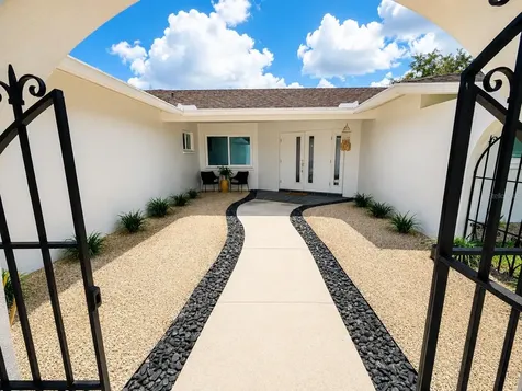 2806 Satsuma Drive Sarasota FL 34239