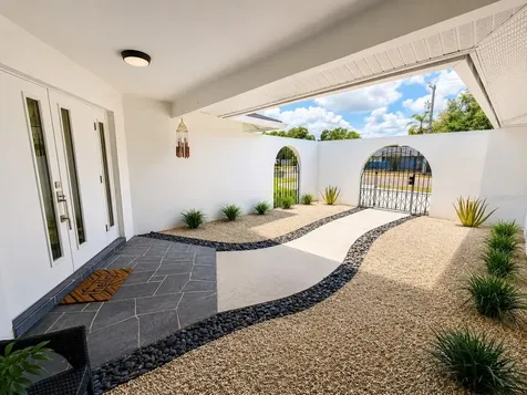 2806 Satsuma Drive Sarasota FL 34239