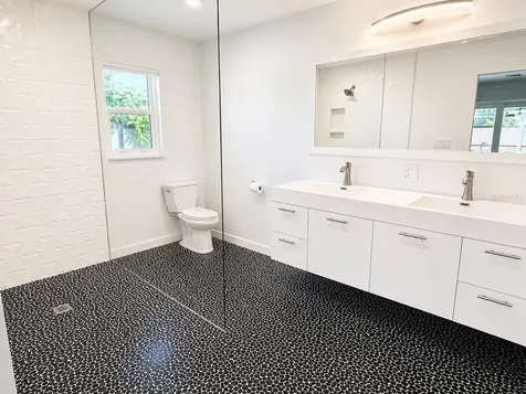2806 Satsuma Drive Sarasota FL 34239