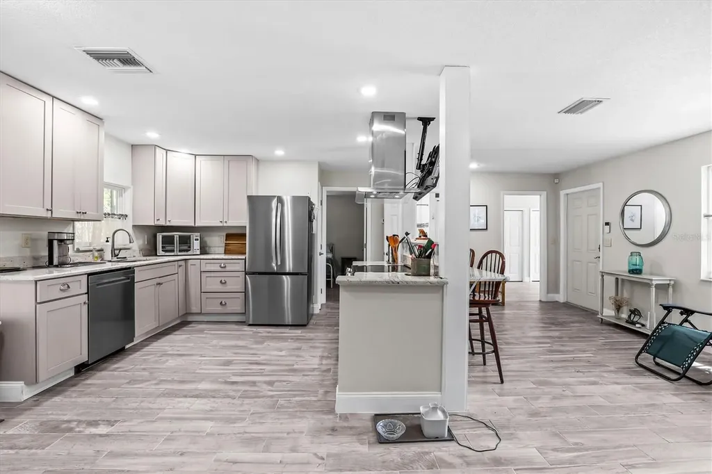 6244 Colony Circle Weeki Wachee FL 34607