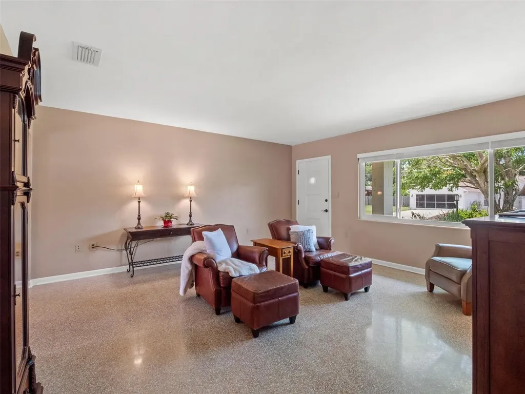 27 Columbine Trail Debary FL 32713