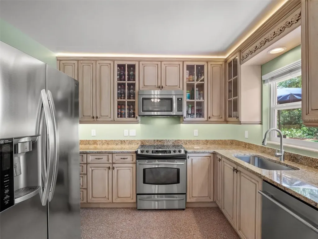 27 Columbine Trail Debary FL 32713