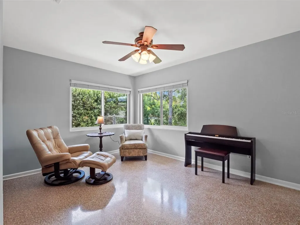 27 Columbine Trail Debary FL 32713