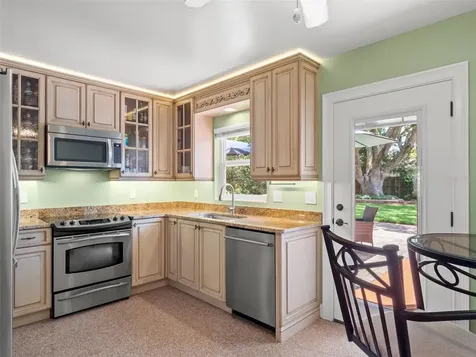 27 Columbine Trail Debary FL 32713