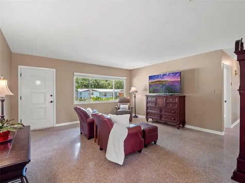 27 Columbine Trail Debary FL 32713