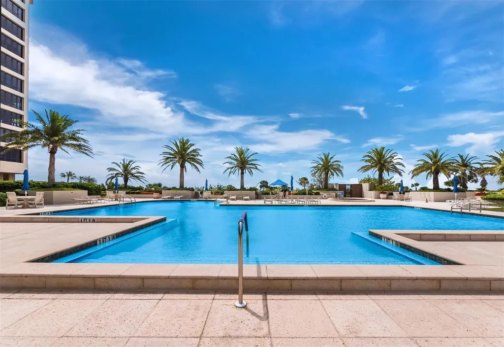 1211 Gulf Of Mexico Drive Longboat Key FL 34228