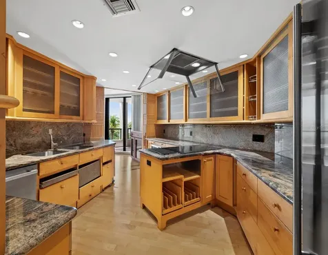 1211 Gulf Of Mexico Drive Longboat Key FL 34228