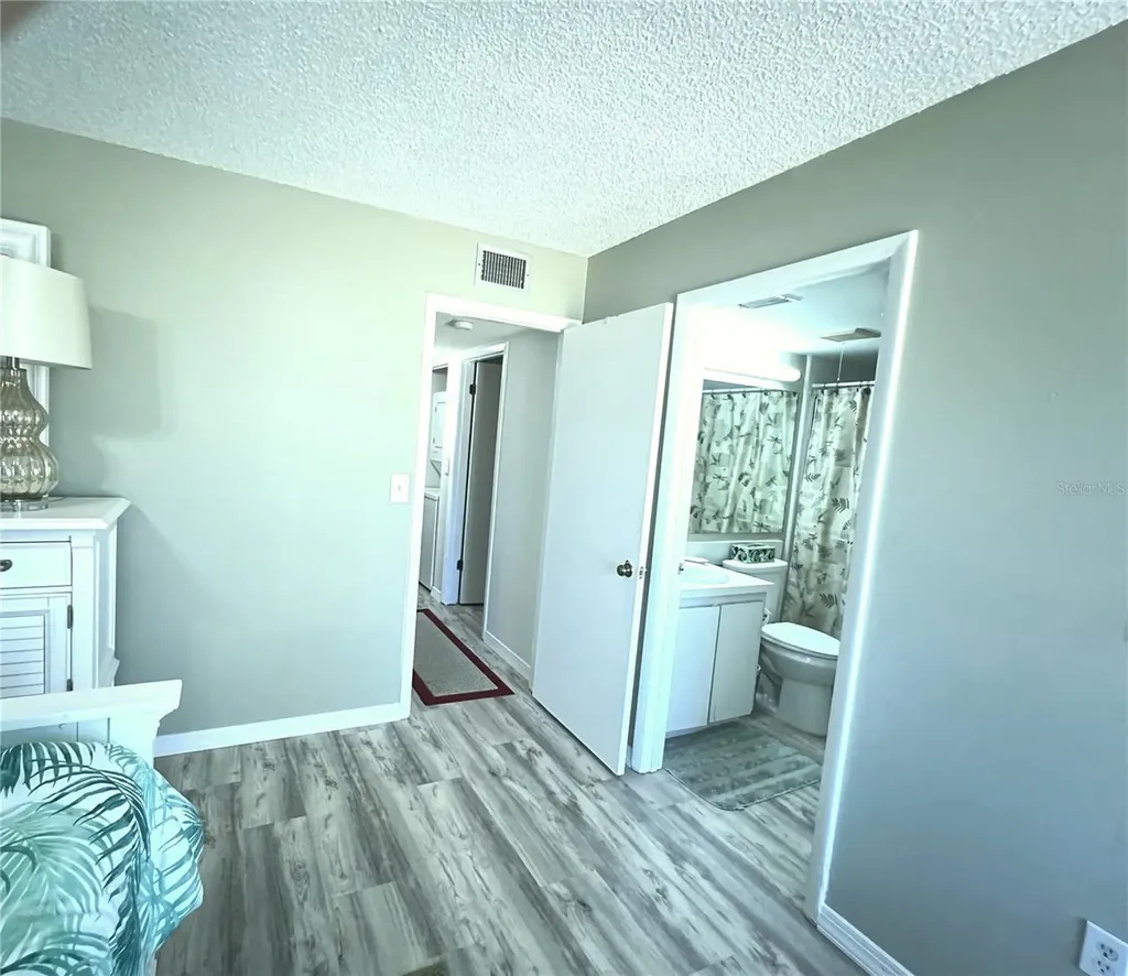 2655 Pine Ridge Way N Palm Harbor FL 34684