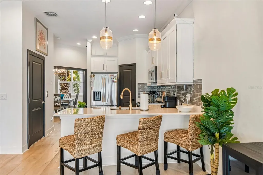 5923 Anchorage Way S St Petersburg FL 33712