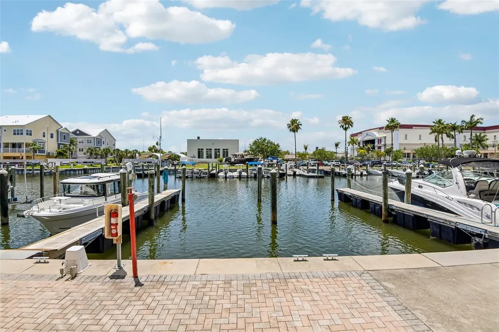 5923 Anchorage Way S St Petersburg FL 33712
