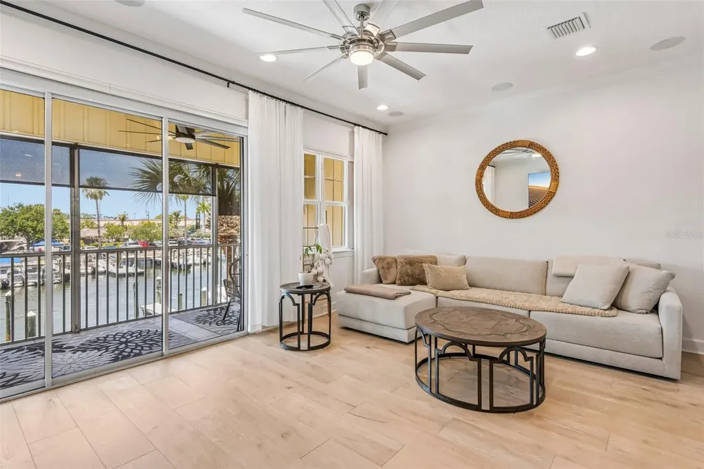 5923 Anchorage Way S St Petersburg FL 33712