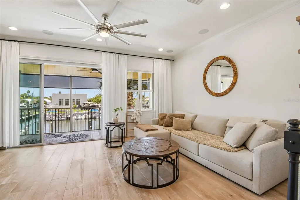 5923 Anchorage Way S St Petersburg FL 33712
