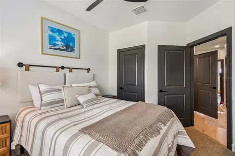 5923 Anchorage Way S St Petersburg FL 33712