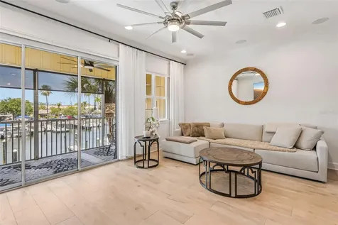 5923 Anchorage Way S St Petersburg FL 33712