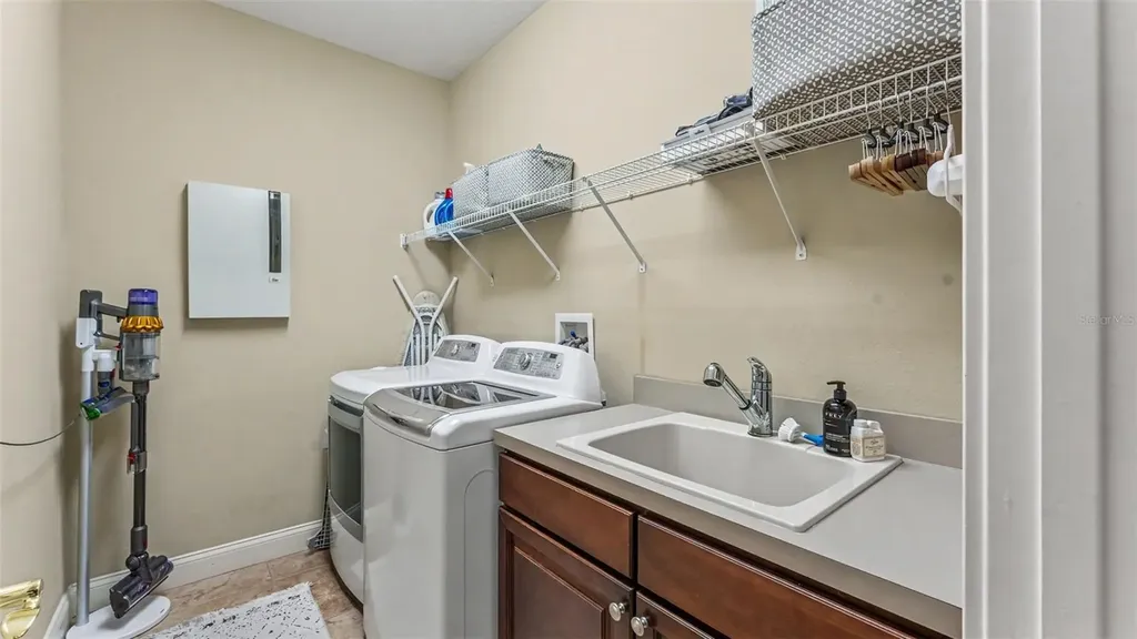 664 Whisper Woods Drive Lakeland FL 33813