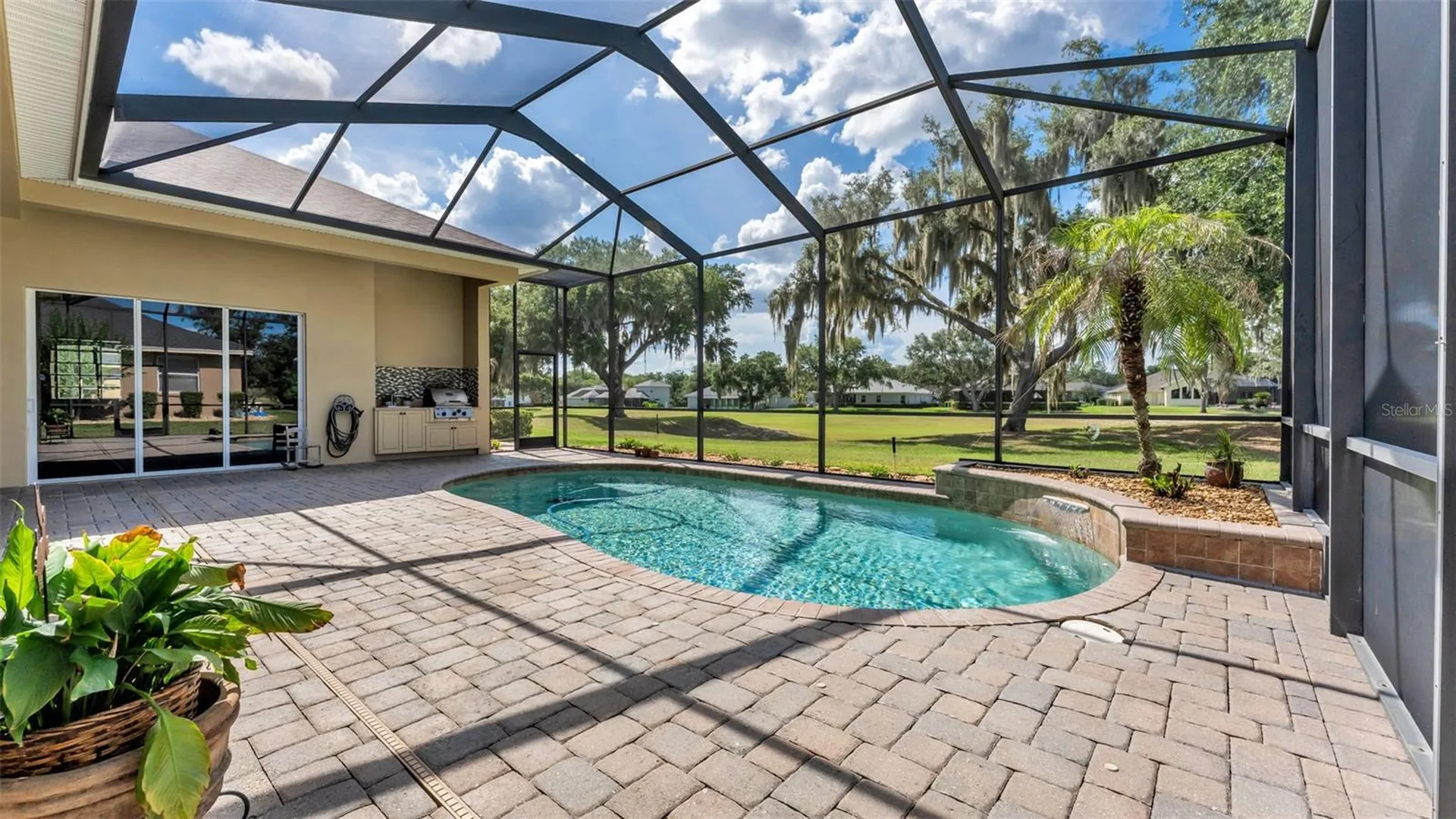 664 Whisper Woods Drive Lakeland FL 33813
