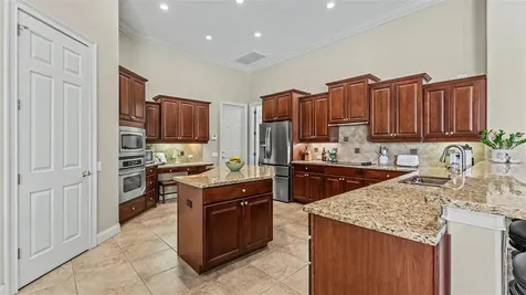 664 Whisper Woods Drive Lakeland FL 33813