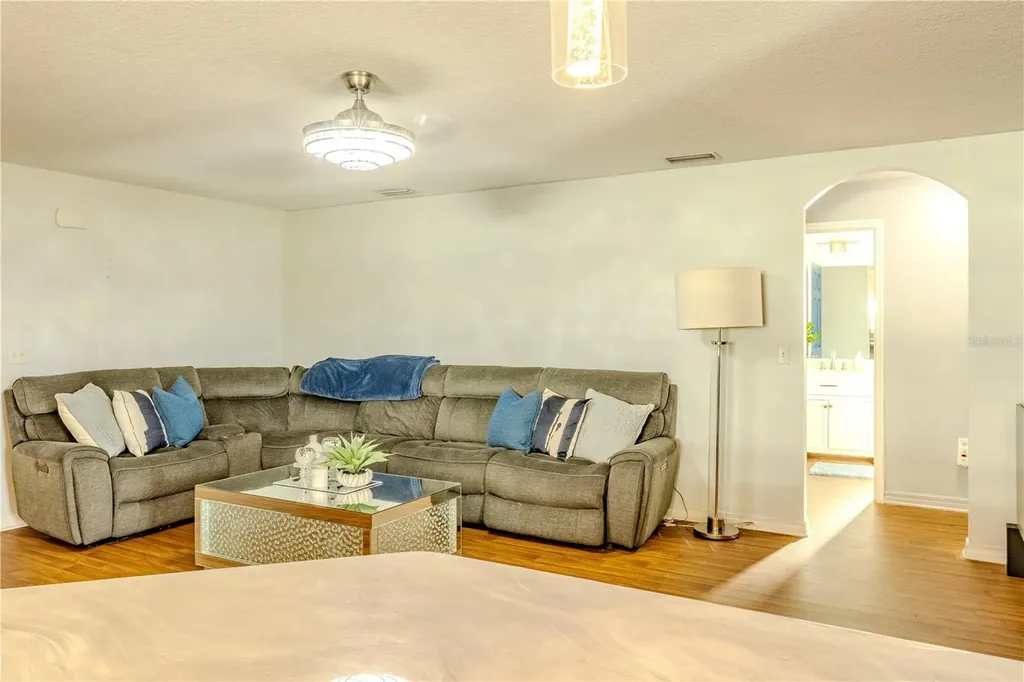 612 16th Avenue SE Ruskin FL 33570