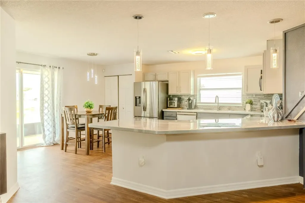612 16th Avenue SE Ruskin FL 33570