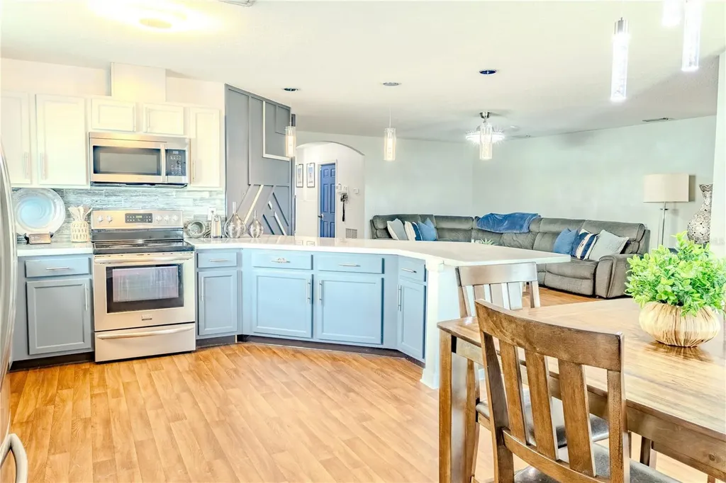 612 16th Avenue SE Ruskin FL 33570