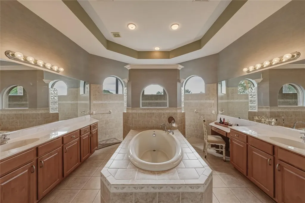 13236 Legends Trail Dade City FL 33525