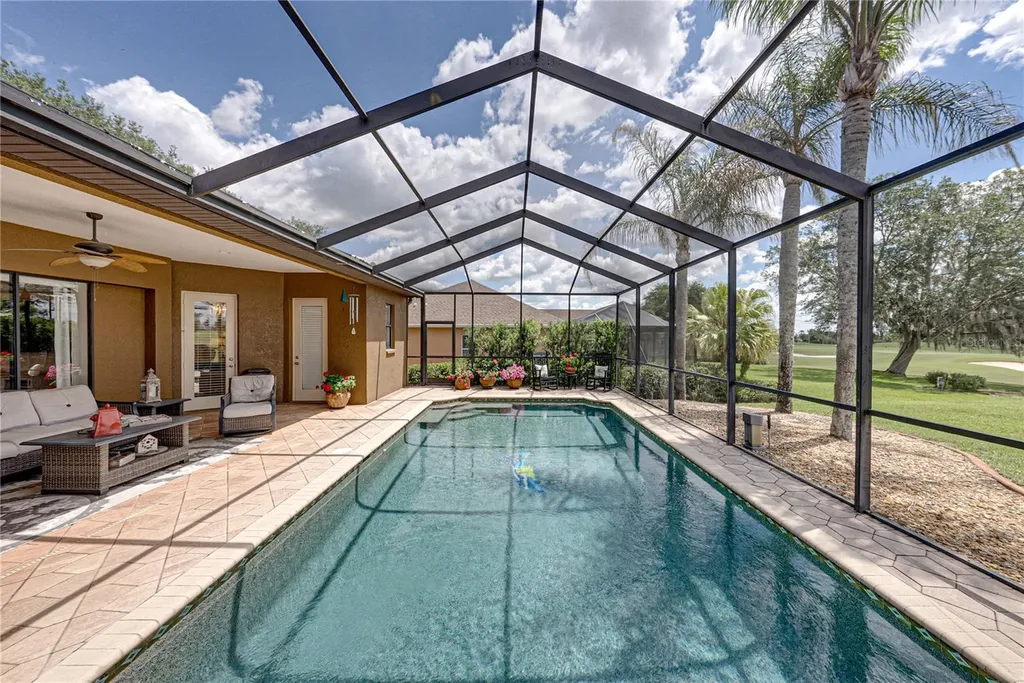 13236 Legends Trail Dade City FL 33525