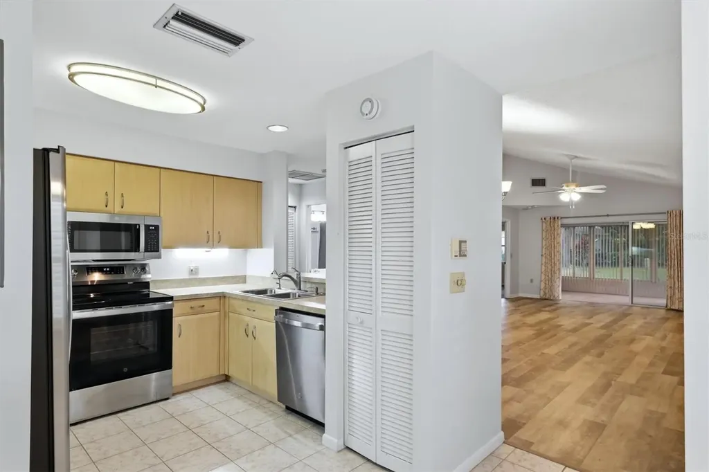6420 Carrington Circle Sarasota FL 34238