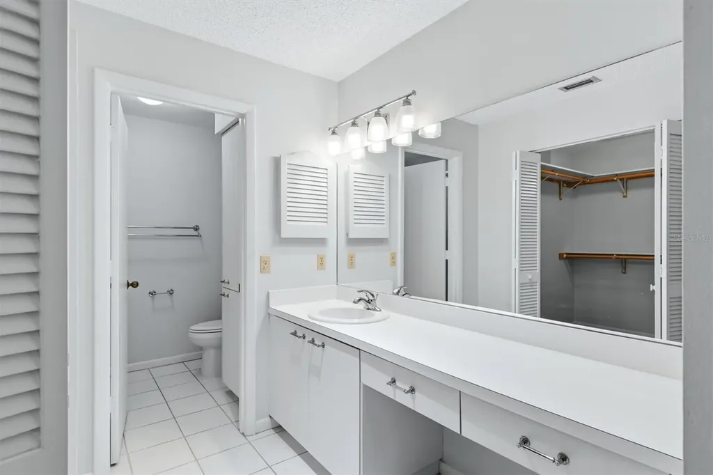 6420 Carrington Circle Sarasota FL 34238
