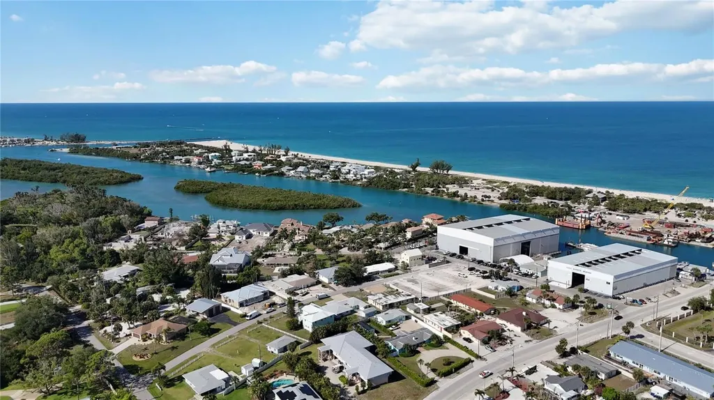 100 Circuit Road Nokomis FL 34275